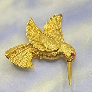 AVON Vintage Gold Hummingbird Brooch